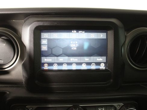 Used 2023 Jeep Gladiator Sport w/ Off Road Group image 8