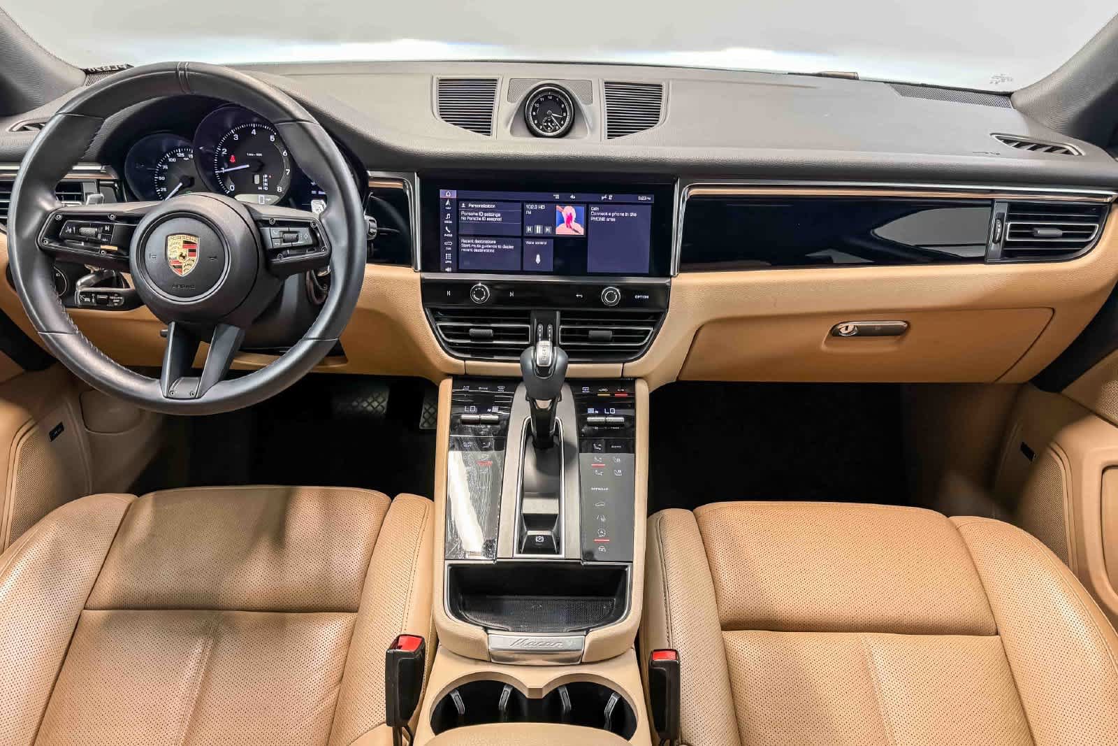 Certified 2023 Porsche Macan AWD/4WD image 16