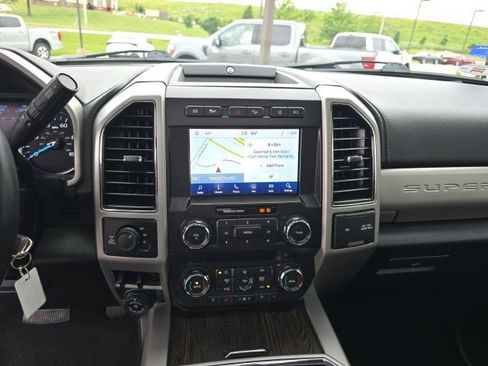 Used 2021 Ford F350 Lariat w/ Chrome Package AWD/4WD image 21