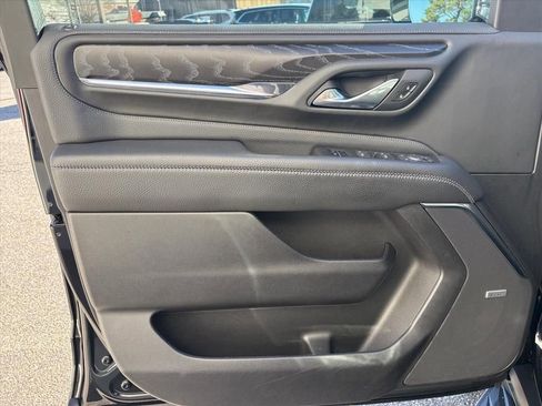 Used 2023 GMC Yukon Denali AWD/4WD image 9