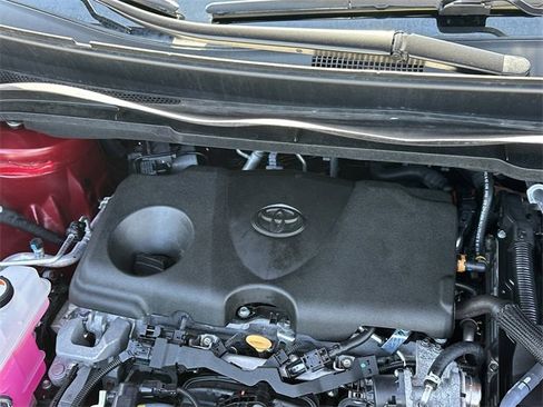 Used 2025 Toyota Sienna XLE image 36