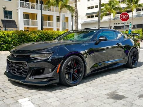 Used 2018 Chevrolet Camaro ZL1 RWD image 9