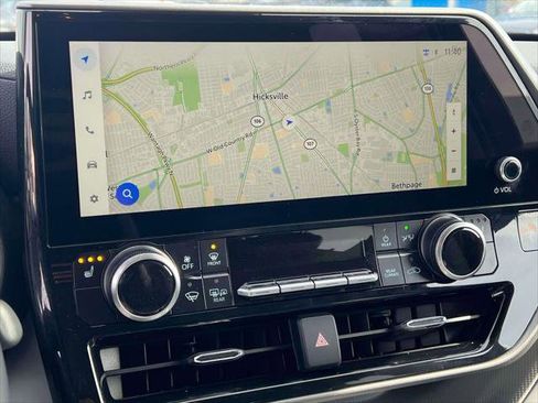 Used 2026 Toyota Highlander XLE image 32