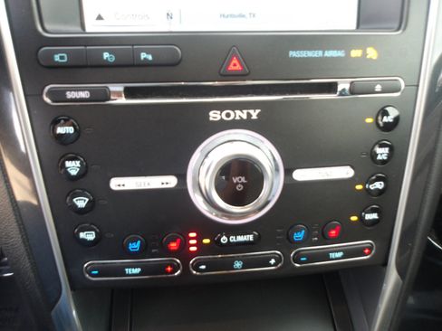 Used 2018 Ford Explorer Limited w/ Equipment Group 301A image 25