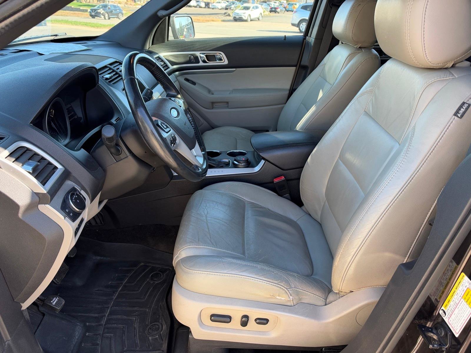 Used 2014 Ford Explorer XLT w/ Equipment Group 202A AWD/4WD image 7