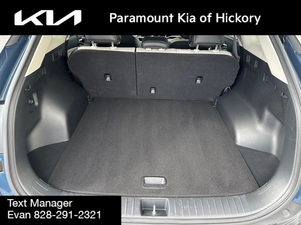 Used 2023 Kia Sportage EX AWD/4WD image 11