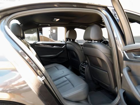 Used 2018 BMW 530i RWD image 47