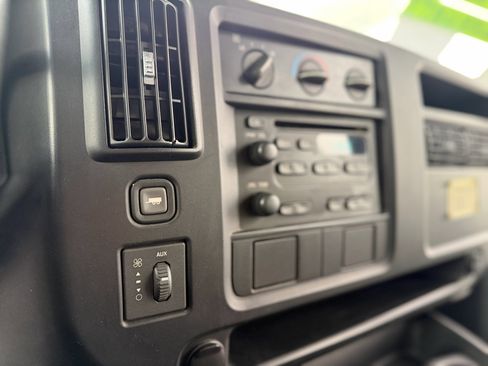 Used 2007 Chevrolet Express 3500 image 20