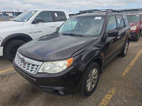 Used 2013 Subaru Forester 2.5X Premium w/ Popular Pkg 2 AWD/4WD image 1
