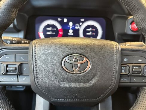 Certified 2025 Toyota Tacoma TRD Pro AWD/4WD image 29