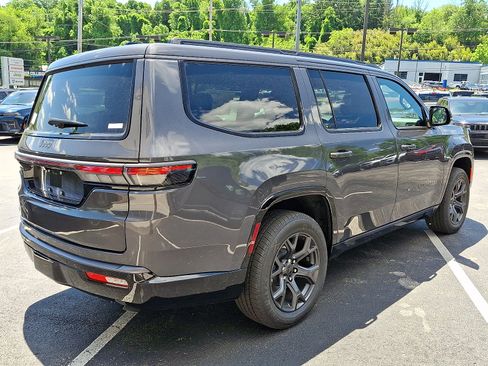 New 2026 Jeep Grand Wagoneer Limited AWD/4WD image 3