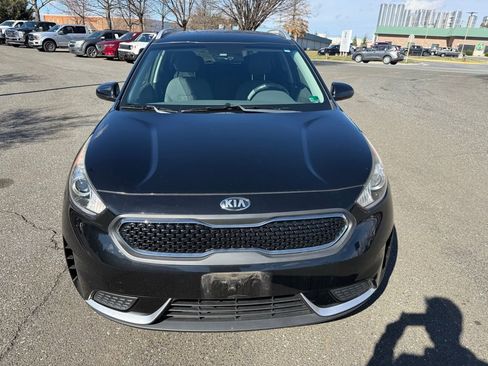 Used 2018 Kia Niro LX image 2