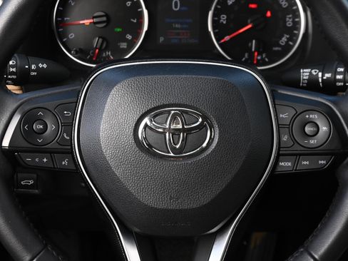 Used 2022 Toyota RAV4 XLE Premium image 30