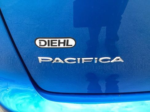 New 2027 Chrysler Pacifica Select AWD/4WD image 11