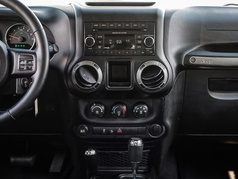 Used 2015 Jeep Wrangler Sport w/ Quick Order Package 24S AWD/4WD image 32