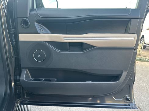 Used 2024 Ford Expedition Max Limited image 17