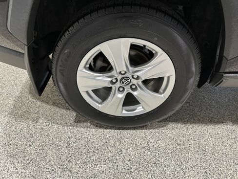 Certified 2020 Toyota RAV4 XLE w/ Convenience Package AWD/4WD image 21