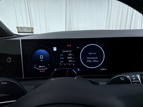 Used 2025 Hyundai Santa Cruz Limited AWD/4WD image 23