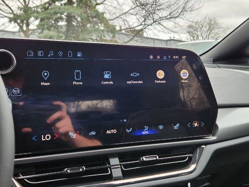 New 2025 Chevrolet Equinox EV RS image 16