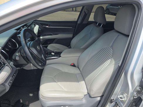 Used 2018 Toyota Camry SE w/ Audio Package FWD image 7