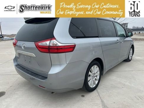 Used 2015 Toyota Sienna Limited image 3