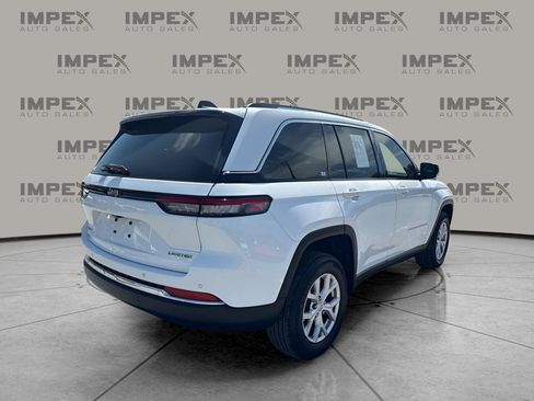 Used 2022 Jeep Grand Cherokee Limited AWD/4WD image 3