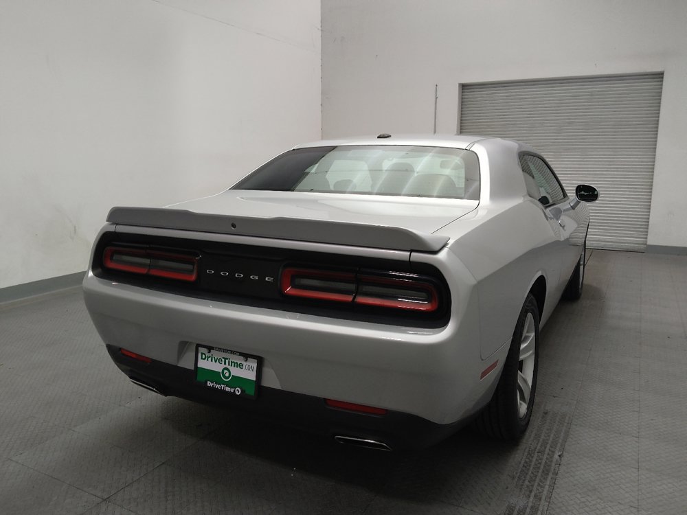Used 2022 Dodge Challenger SXT RWD image 7