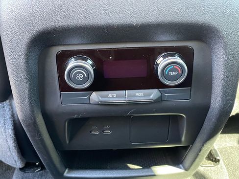 Used 2025 Buick Enclave Preferred image 19