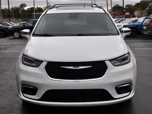 Used 2022 Chrysler Pacifica Limited image 5