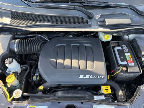 Used 2013 Dodge Grand Caravan SE FWD image 19