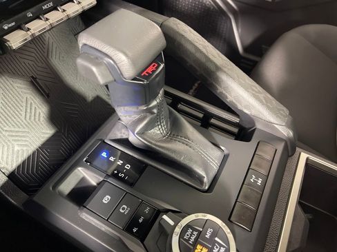 Certified 2025 Toyota Tacoma TRD Off-Road image 22