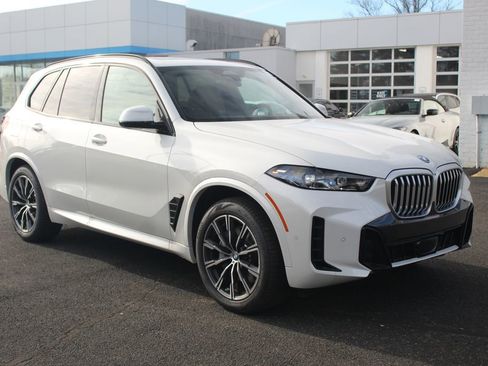 New 2026 BMW X5 xDrive50e w/ M Sport Package AWD/4WD image 1