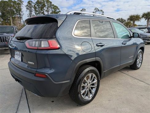 Used 2021 Jeep Cherokee Latitude Lux w/ Comfort/Convenience Group image 4