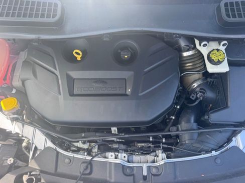 Used 2019 Ford Escape Titanium AWD/4WD image 36