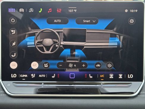 New 2026 Volkswagen Tiguan SE FWD image 18