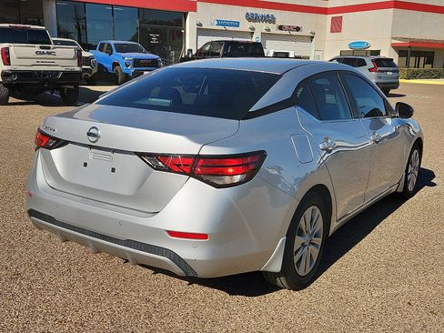 Used 2022 Nissan Sentra S w/ Trunk Package image 4