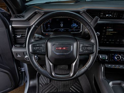 Used 2025 GMC Sierra 2500 AT4 w/ AT4 Premium Plus Package image 19