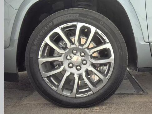 Used 2023 GMC Acadia Denali w/ Denali Ultimate Package FWD image 5