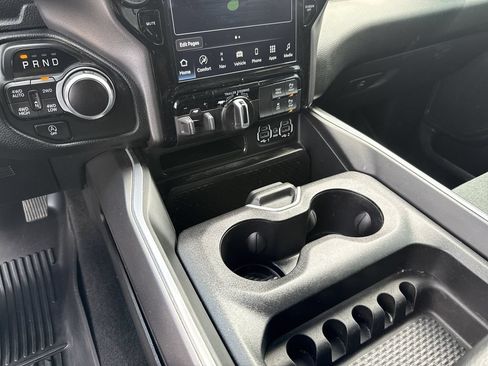 Used 2022 RAM 1500 Big Horn AWD/4WD image 37