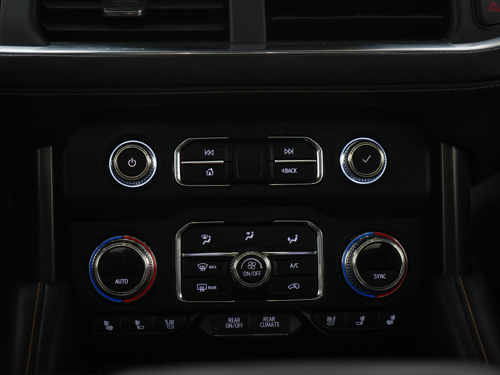 Used 2021 GMC Yukon AT4 w/ AT4 Premium Plus Package AWD/4WD image 23