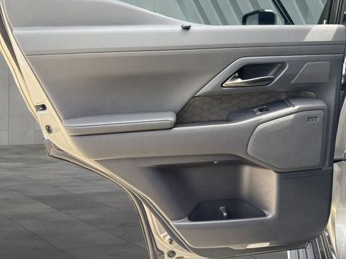 Certified 2025 Lexus GX 550 w/ Accessory Package (2T) image 29