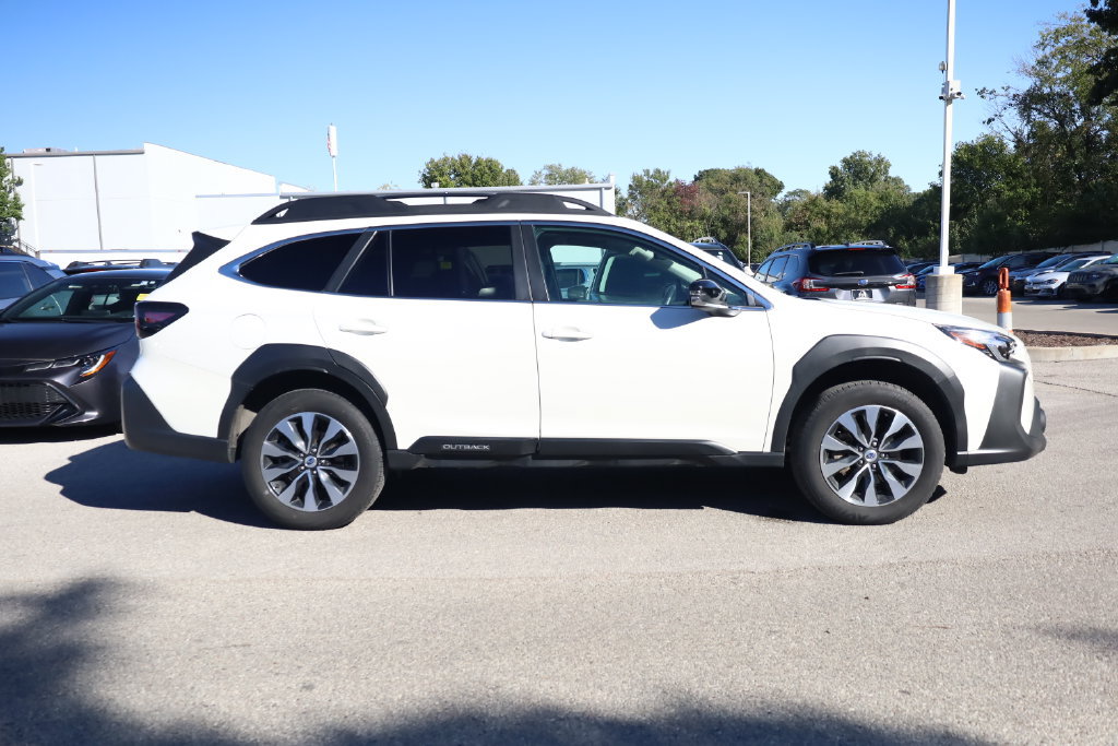 Used 2023 Subaru Outback Limited AWD/4WD image 4