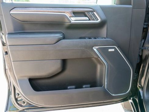 Used 2023 Chevrolet Silverado 1500 LTZ AWD/4WD image 17