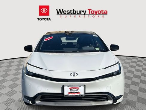 Used 2023 Toyota Prius XLE image 3