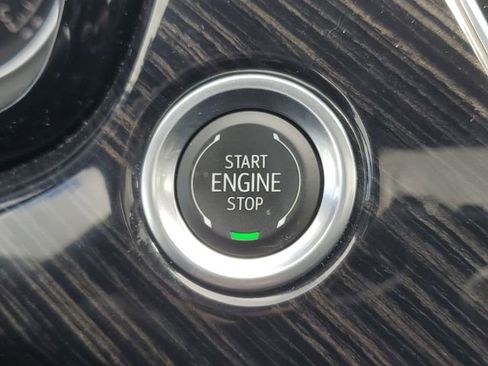 Used 2025 Cadillac XT6 Premium Luxury image 30