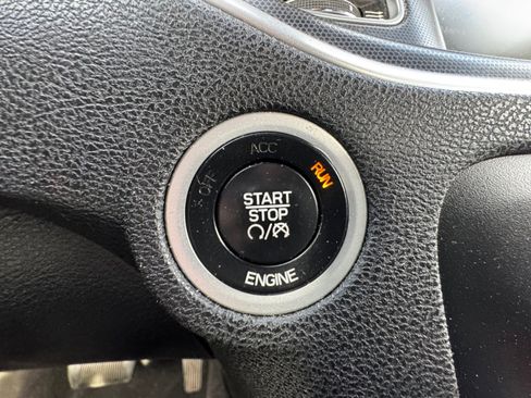 Used 2016 Dodge Charger SXT image 29