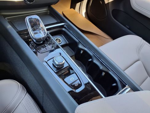 New 2026 Volvo XC60 B5 Plus w/ Climate Package image 15