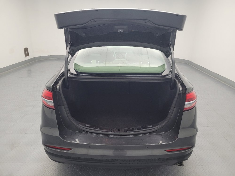 Used 2019 Ford Fusion SE FWD image 29