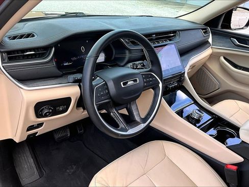 Used 2021 Jeep Grand Cherokee L Limited RWD image 16