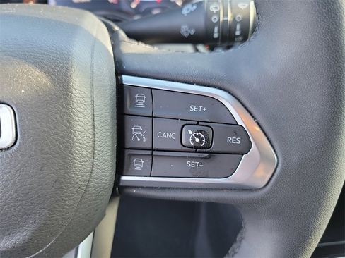 Used 2024 Jeep Compass Limited image 29